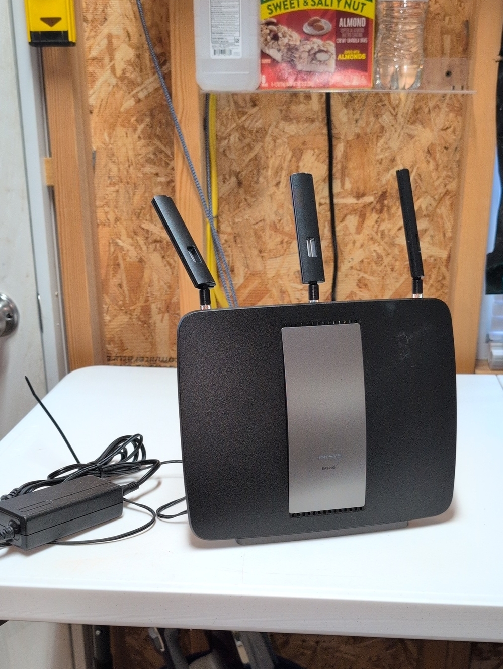 Linksys Black Wireless Router with Three External Antennas. (96)